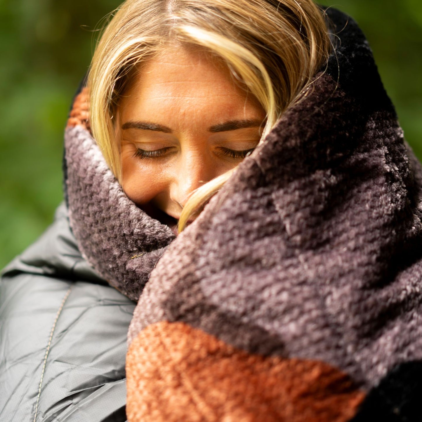 Fleece Puffy Throw Blanket - Puzzled Black