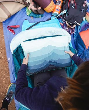 Rumpl mountainsmith コラボ　ブランケット Original Puffy Blanket: Glacier | Rumpl. Set. Go.