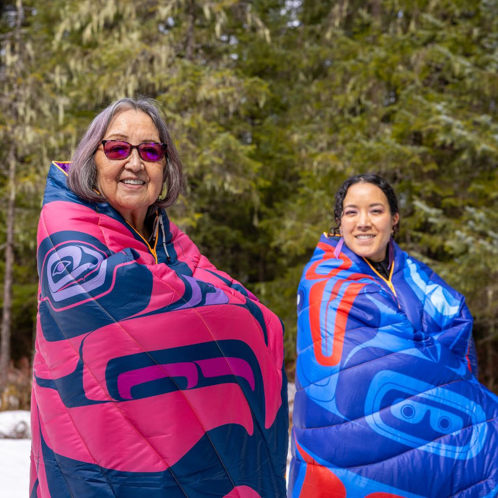 Rumpl Original Puffy Blanket - Crystal Worl - Eagle & Sun Original Puffy Blanket - Eagle & Sun - Ch’Áak’ ḴA G̱Agaan | Rumpl x Crystal Worl Printed Original