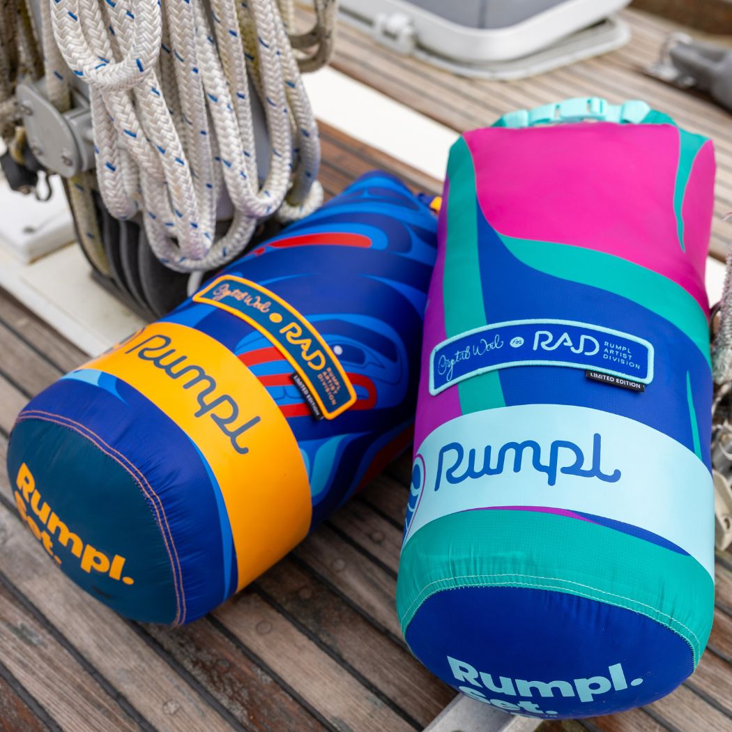 Rumpl Original Puffy Blanket - Crystal Worl - Together Original Puffy Blanket - Together - Wooch Een  | Rumpl x Crystal Worl Printed Original