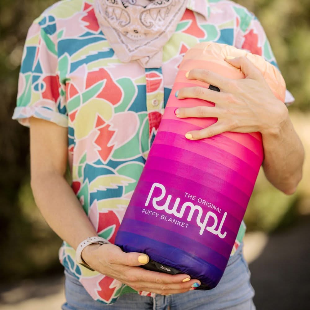 Original Puffy Blanket Dawn Pixel Fade Rumpl
