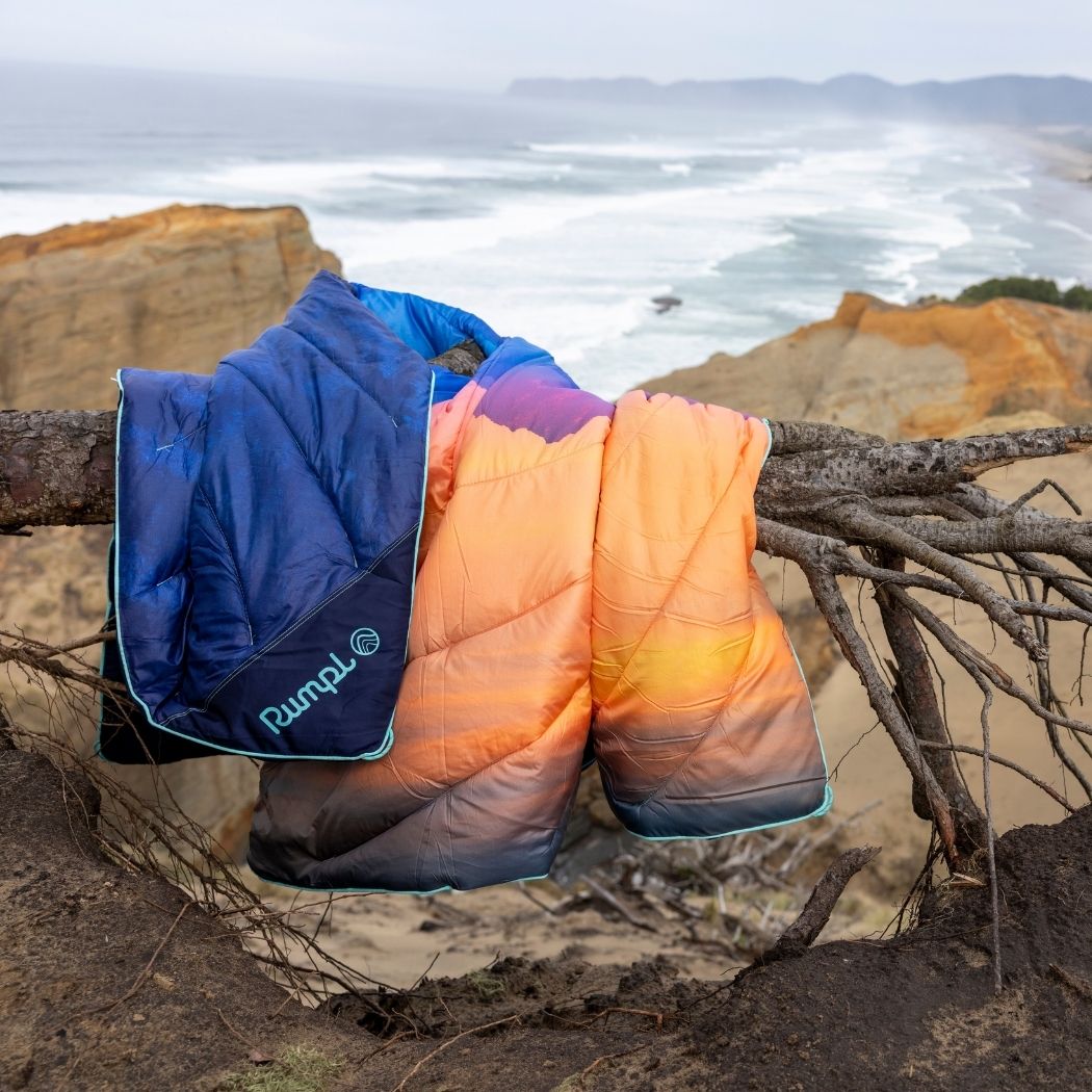 アウトドア寝具 Rumpl The Original Puffy Blanket Original Puffy Blanket - Misty Peaks Mountainscape | Rumpl
