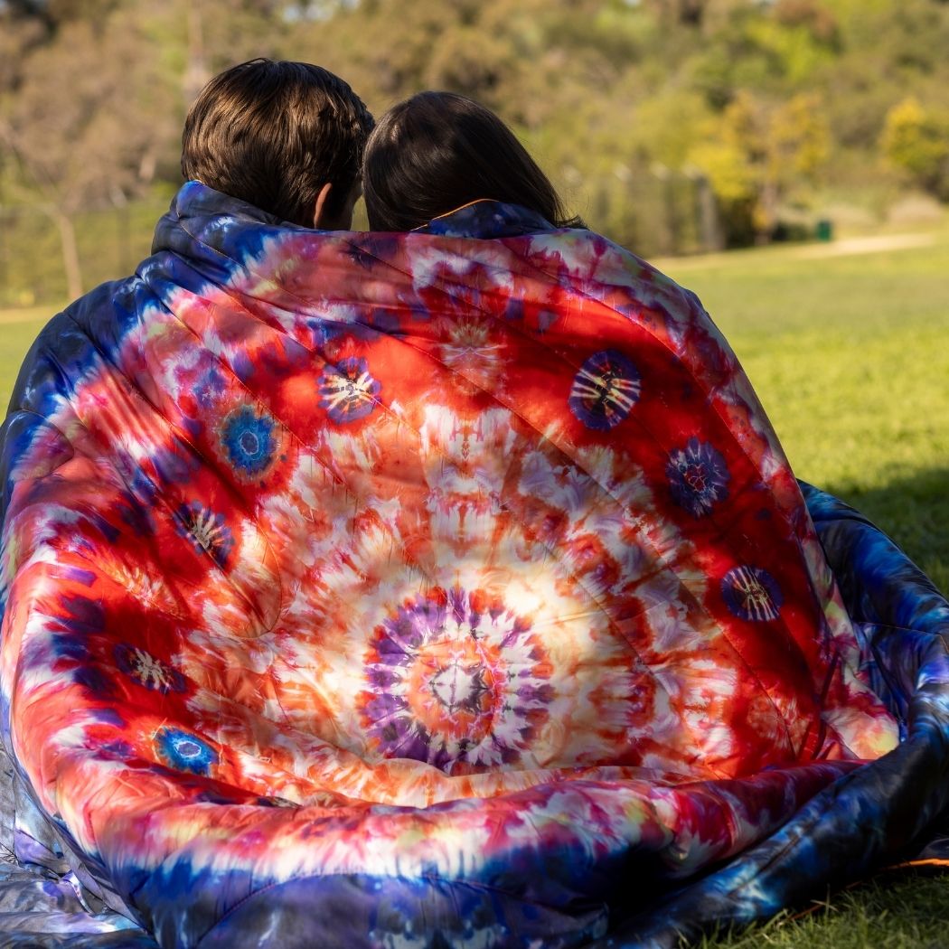 ★新品未使用★ ランプル The Original Puffy Blanket Original Puffy Blanket: Tapestry Tie Dye | Rumpl. Set. Go.