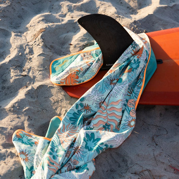 Rumpl Tech Towel - Aqua Tropics Tech Towel - Aqua Tropics | Rumpl Blankets For Everywhere Tech Towel