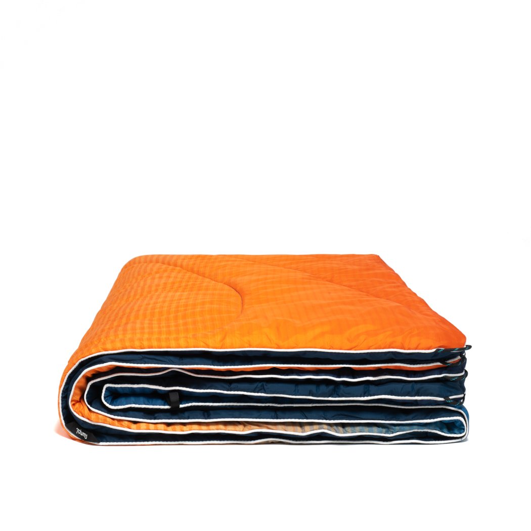 Sunset Afterglow Puffer Blanket  Ombre Camping Blanket – Nomadix