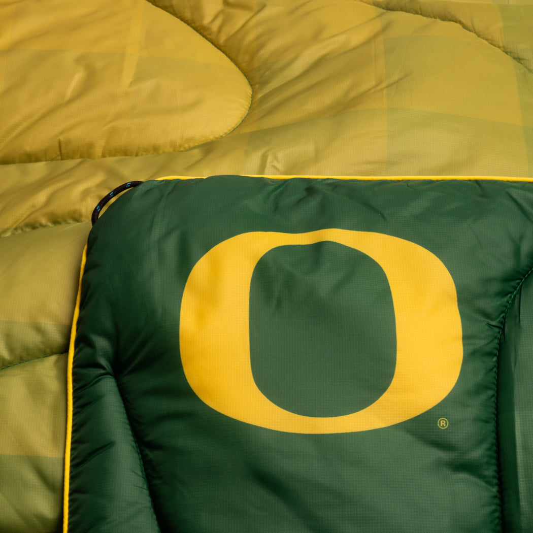 Rumpl Original Puffy Blanket - Oregon Ducks® Printed Original NCAA